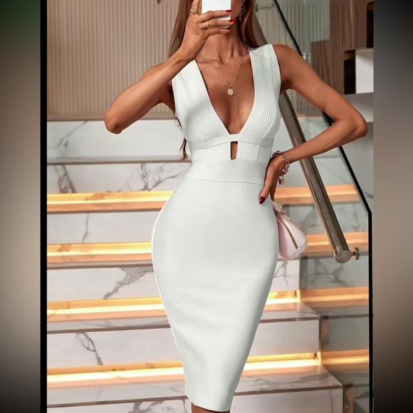 Luxe plunging V neck bodycon dress - Picture 11 of 15
